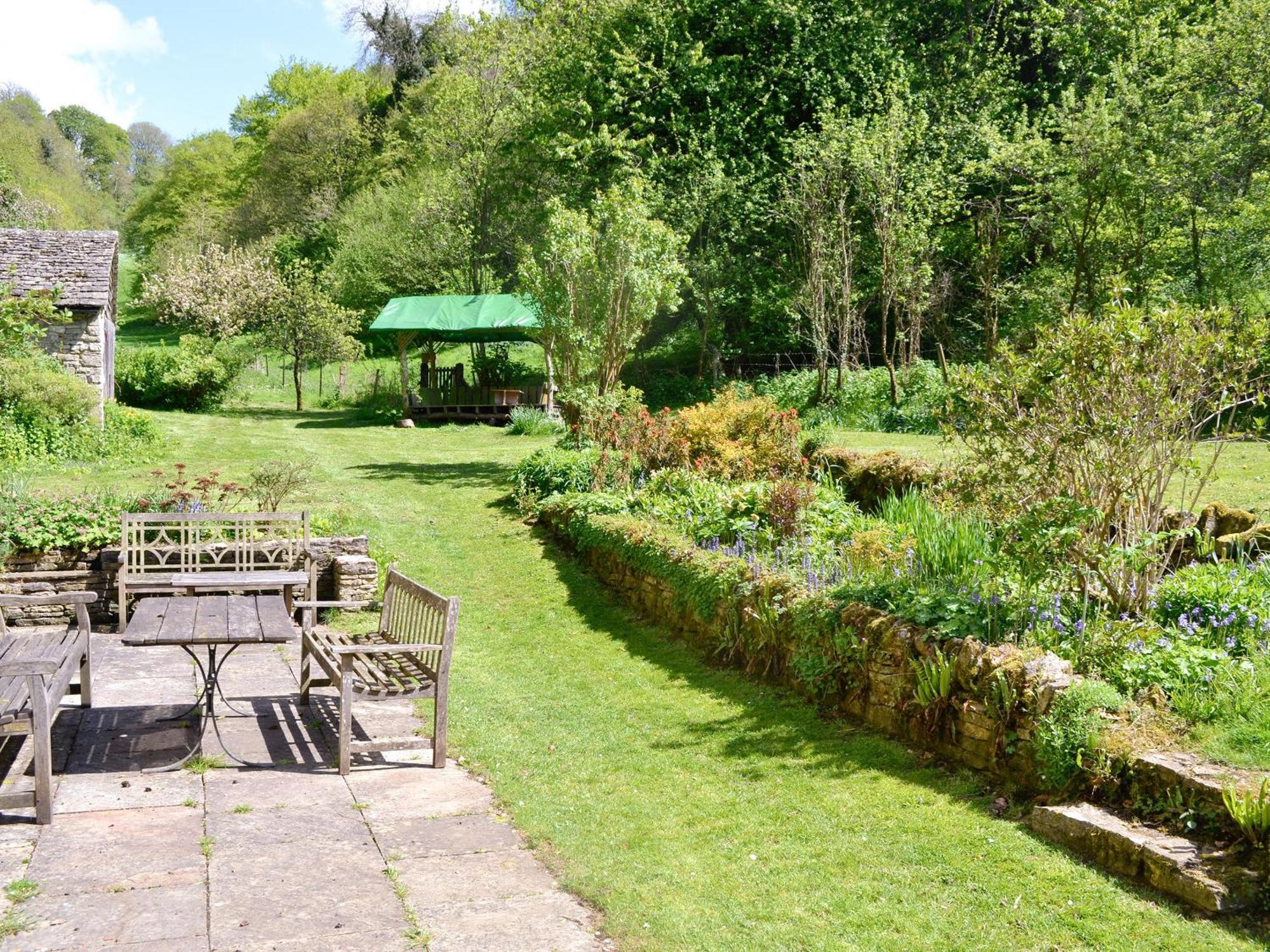 Driftcombe Farmhouse Bisley  Экстерьер фото